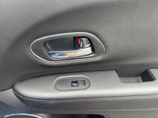 Used 2018 Honda HR-V EX image 31
