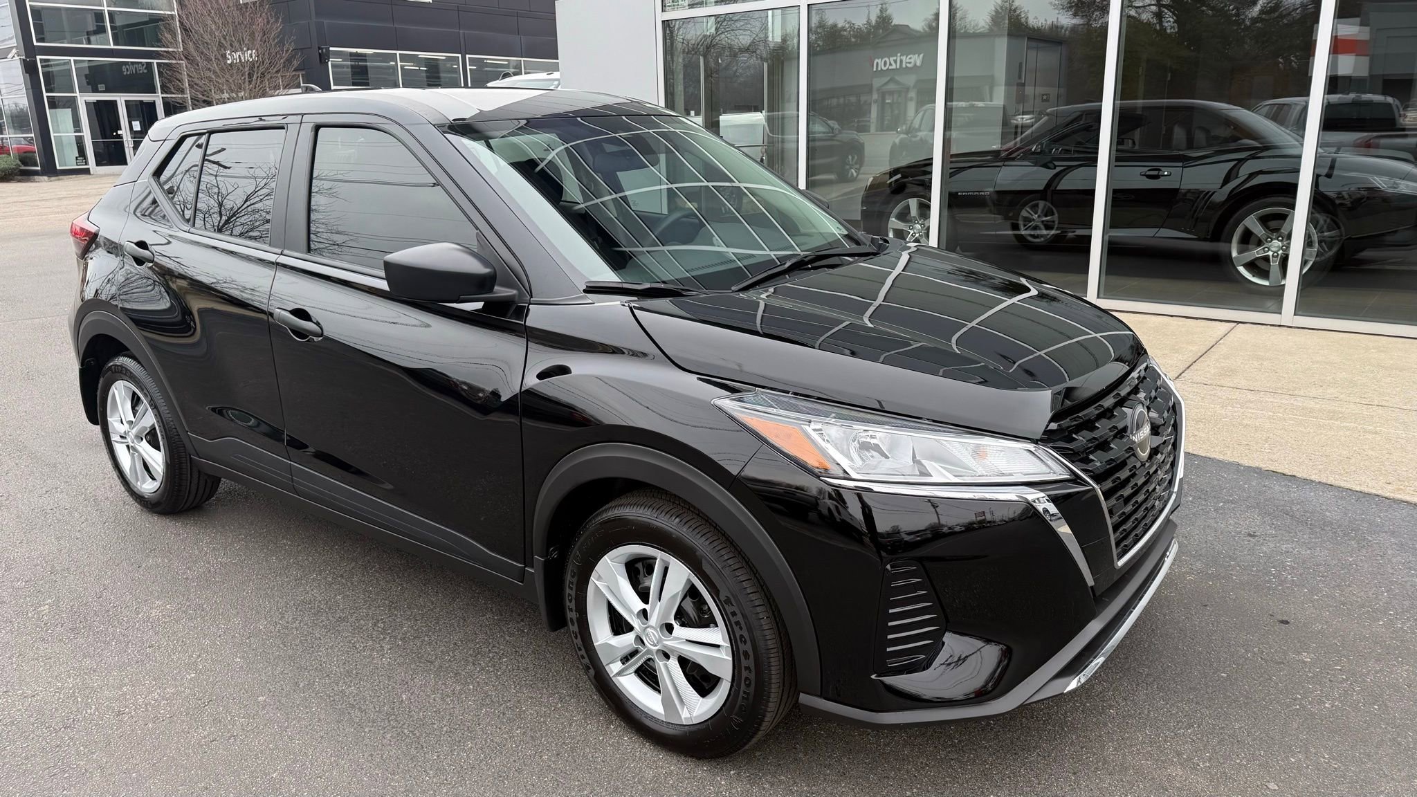 Used 2025 Nissan Kicks Play S image 12