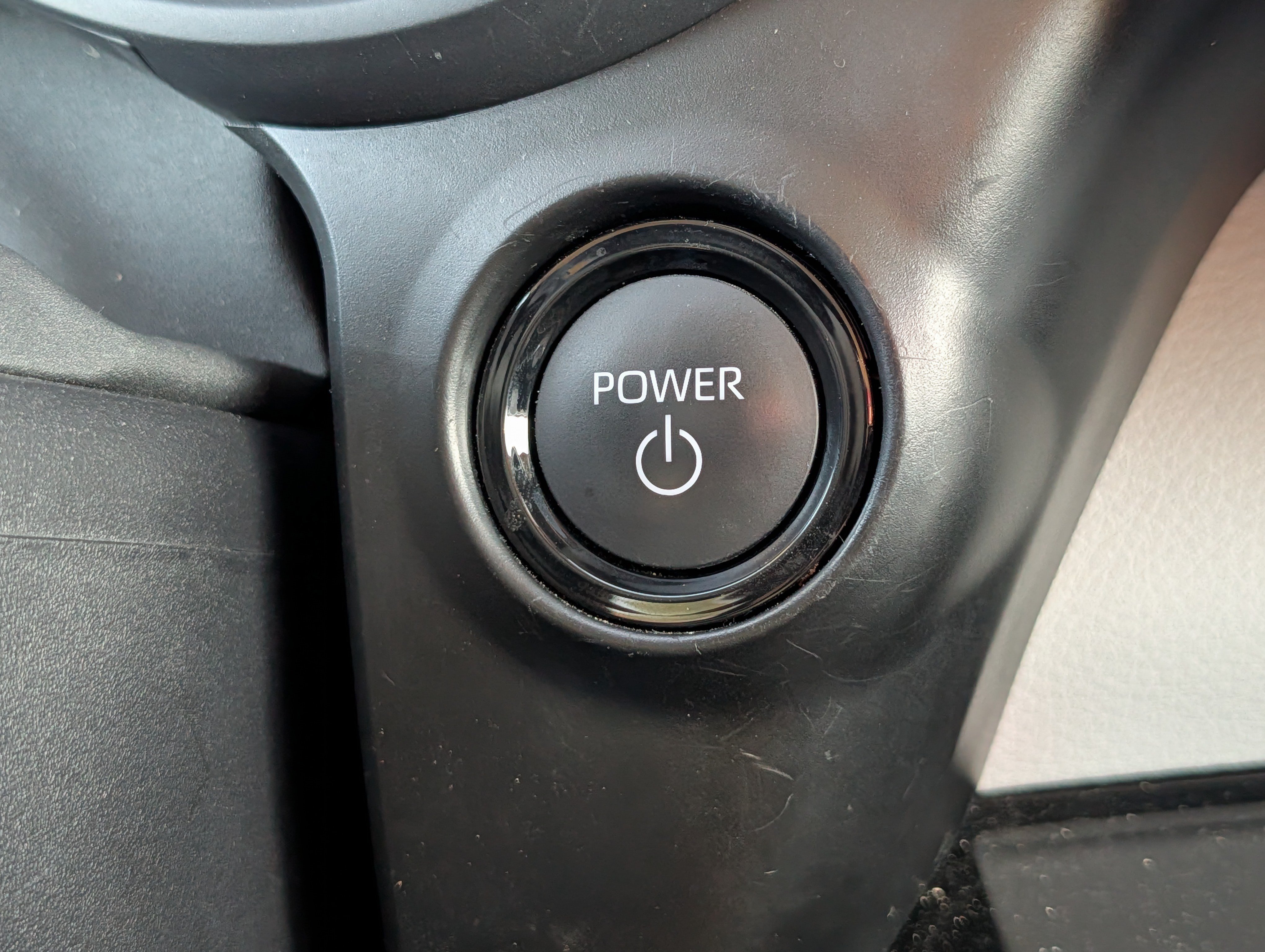 Used 2025 Toyota Sienna LE FWD image 29