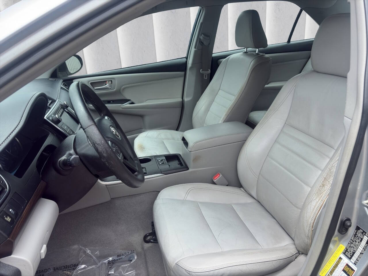 Used 2016 Toyota Camry XLE FWD image 9