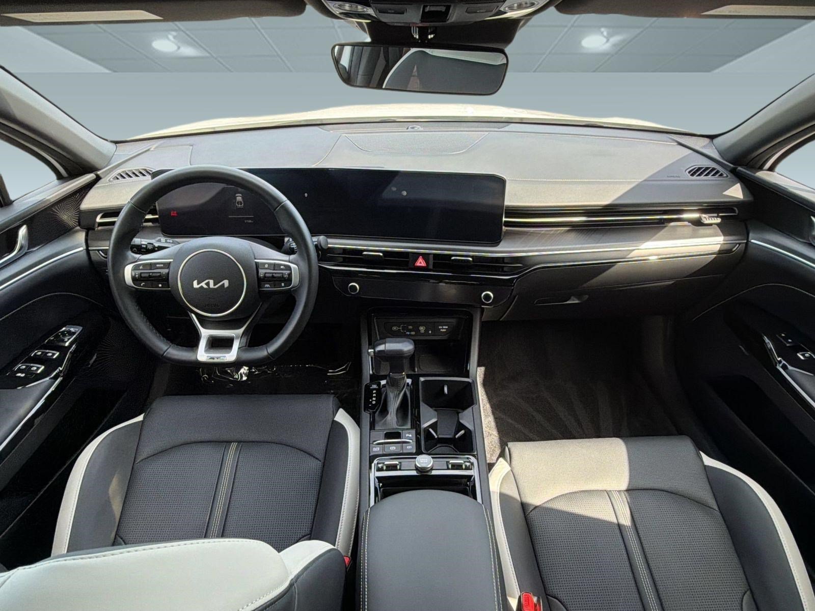 Used 2025 Kia K5 GT-Line w/ GT-Line Premium Package FWD image 15