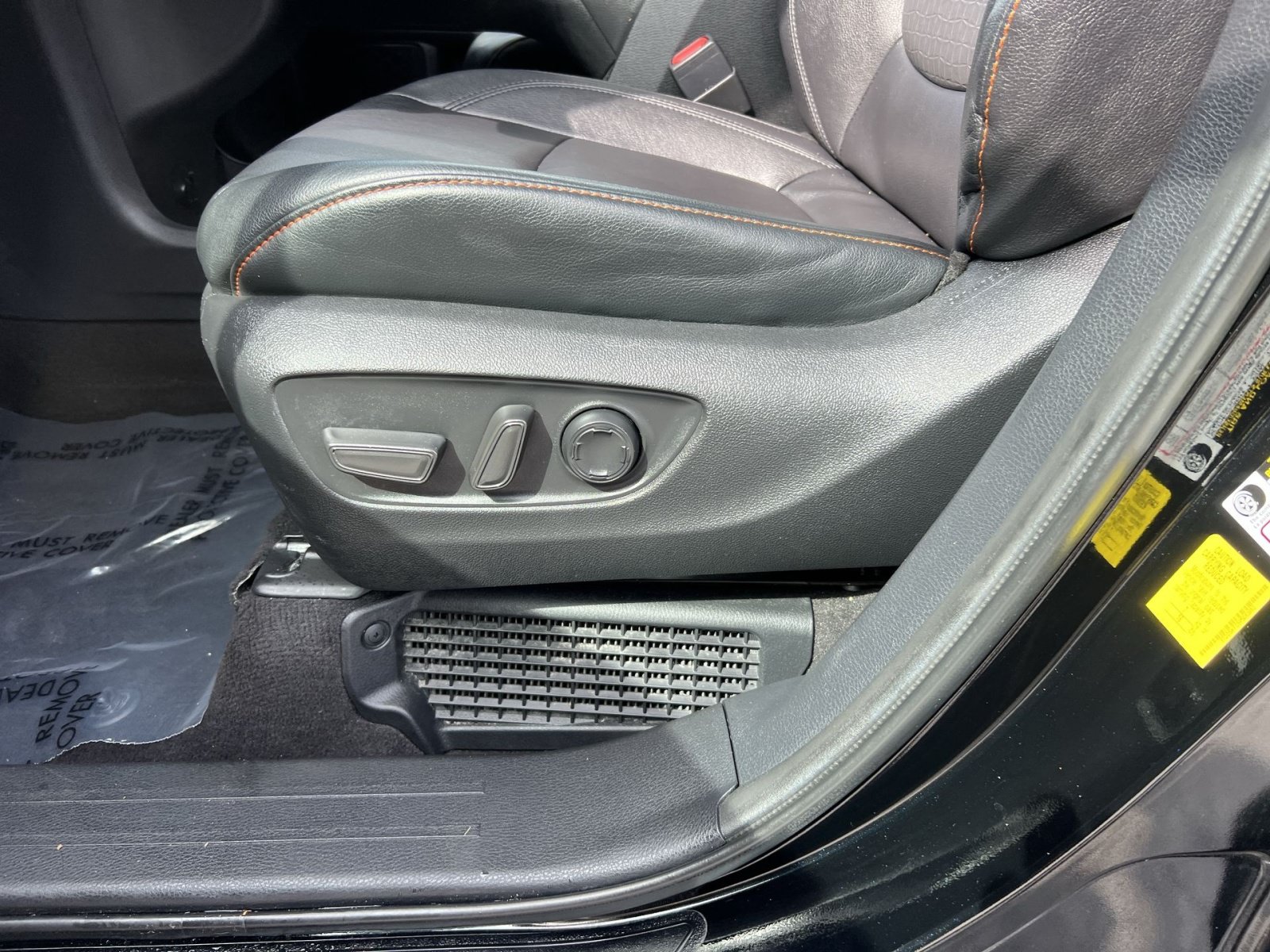 Used 2023 Toyota Sienna XSE w/ XSE Plus Package AWD/4WD image 14