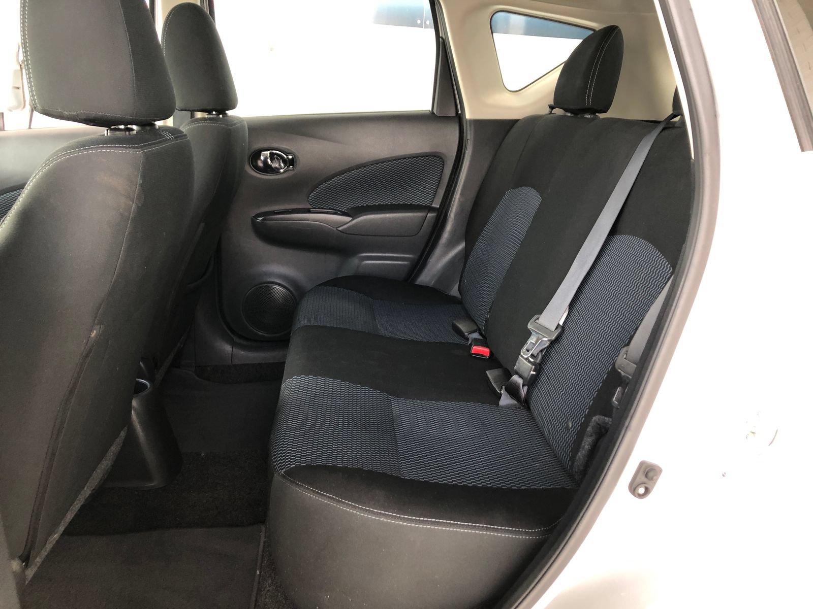 Used 2017 Nissan Versa Note SV FWD image 8