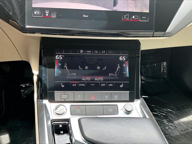 Used 2022 Audi e-tron Premium AWD/4WD image 24