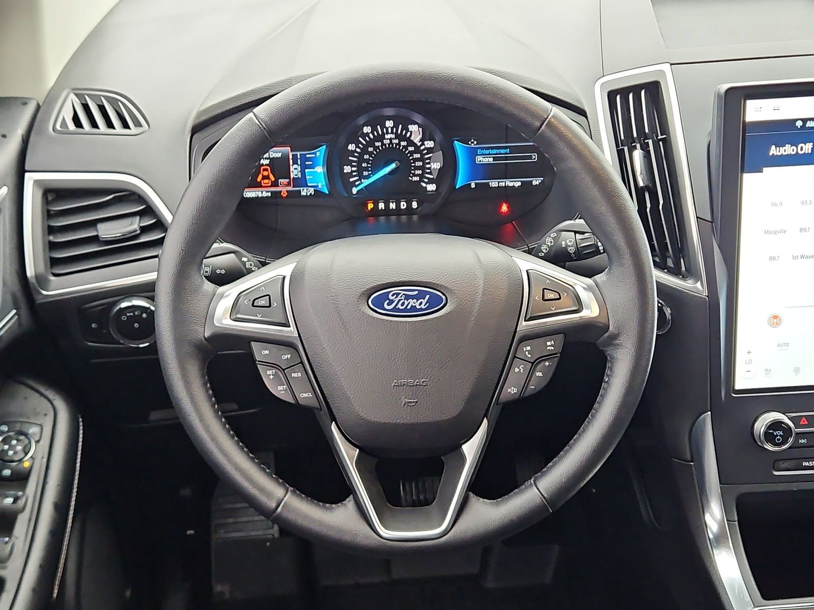 Used 2023 Ford Edge Titanium image 14
