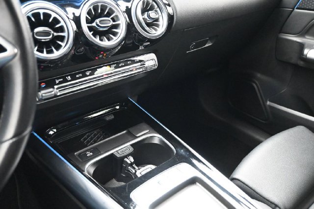 Used 2025 Mercedes-Benz GLA 250 4MATIC image 9