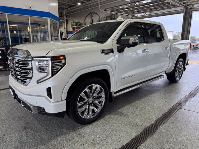 Used 2023 GMC Sierra 1500 Denali w/ Denali Reserve Package AWD/4WD image 4