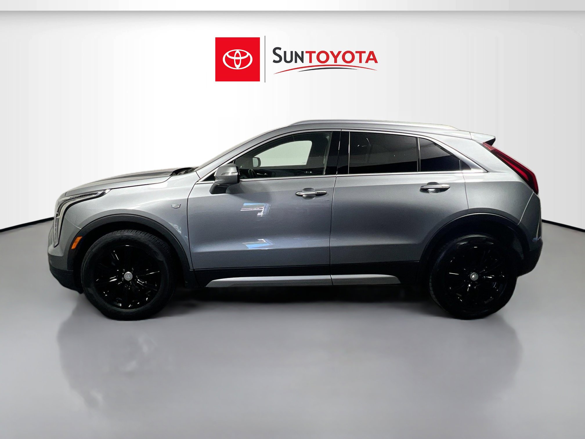 Used 2023 Cadillac XT4 Premium Luxury FWD image 7