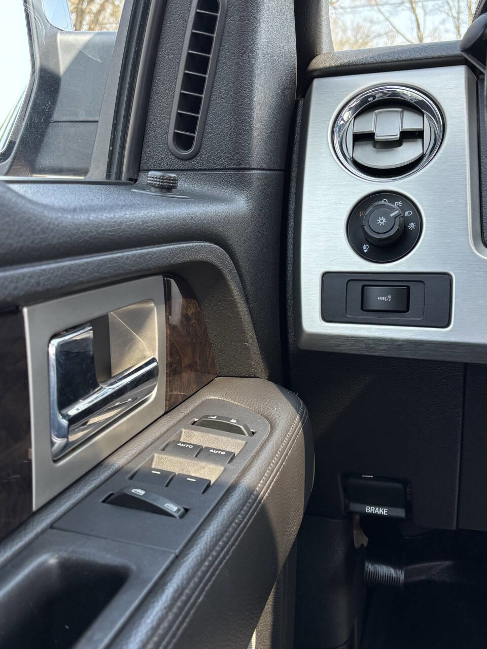 Used 2014 Ford F150 Platinum image 25