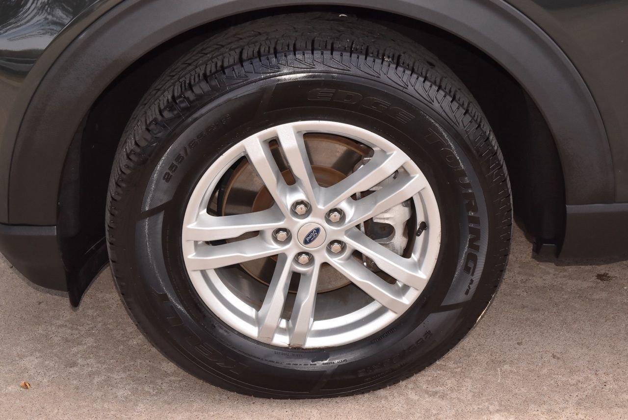 Used 2023 Ford Explorer XLT w/ Equipment Group 202A image 32