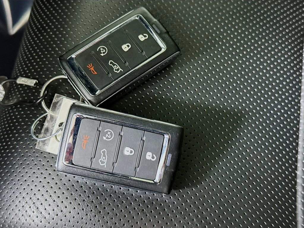 Used 2024 Jeep Grand Cherokee L Summit AWD/4WD image 38