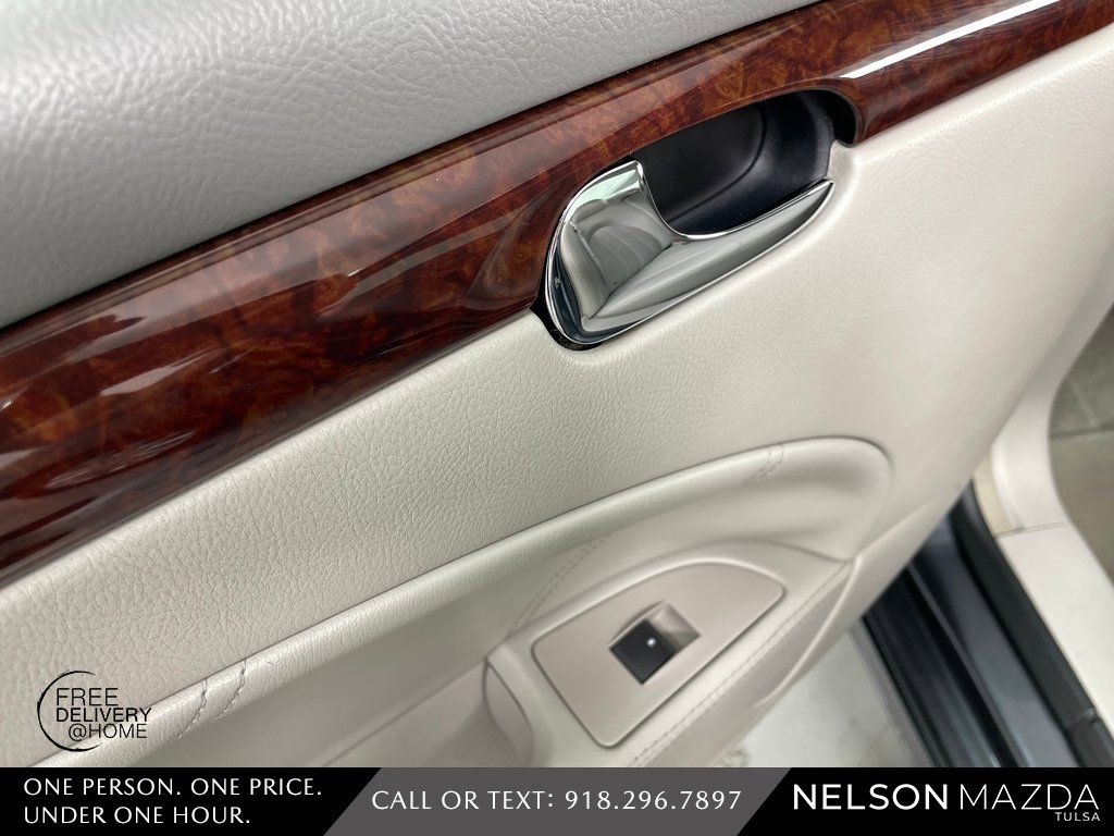 Used 2011 Buick Lucerne CXL image 34