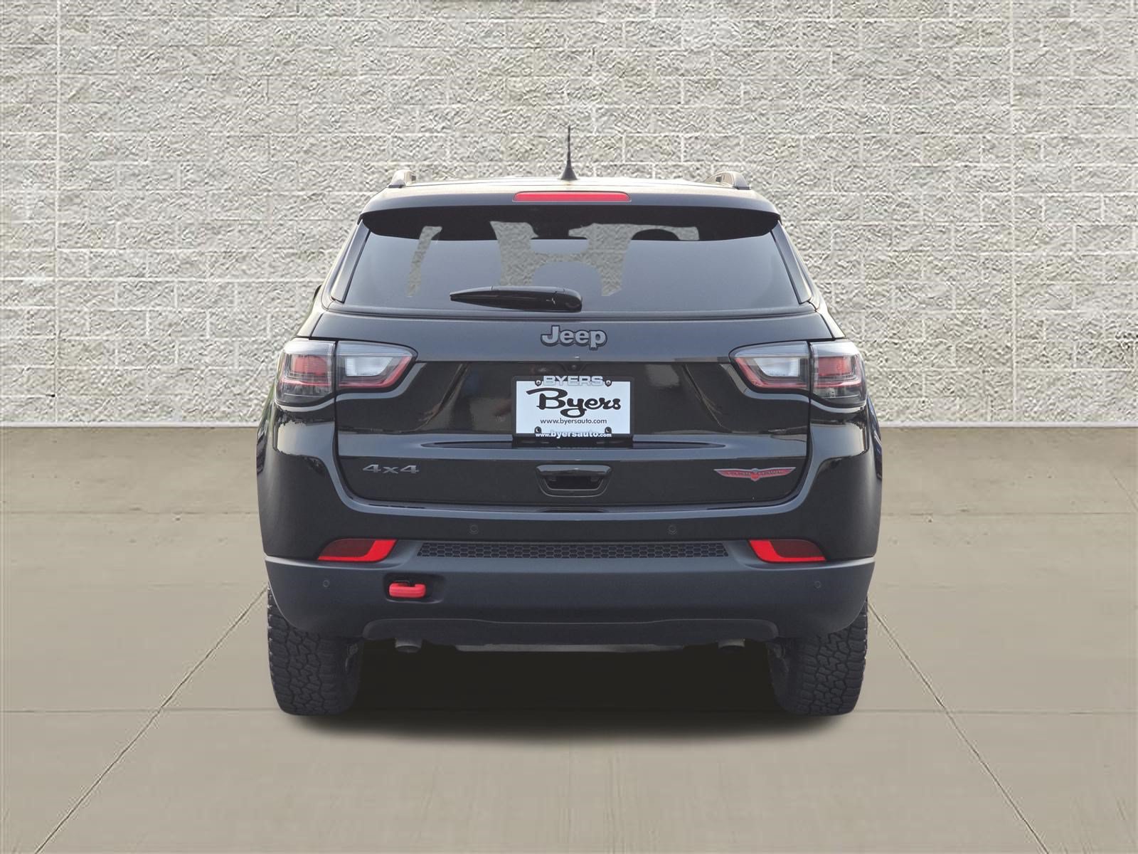 Used 2025 Jeep Compass Trailhawk w/ Trailhawk Elite Group AWD/4WD image 6