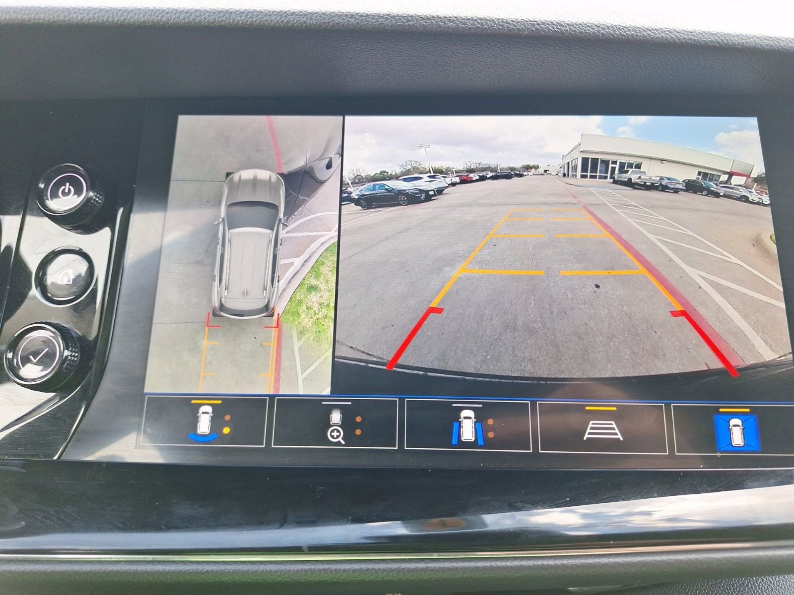 Used 2022 Buick Envision Avenir w/ Safety Package image 27