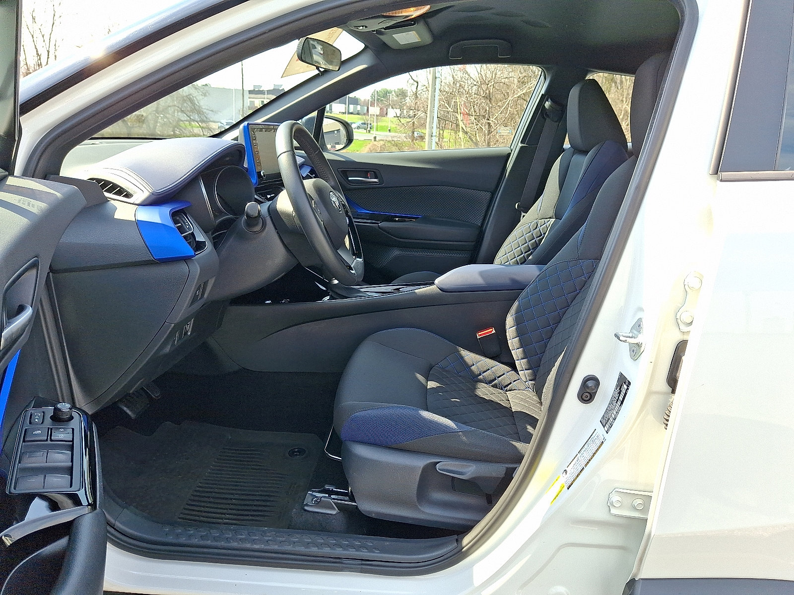 Certified 2020 Toyota C-HR XLE image 14