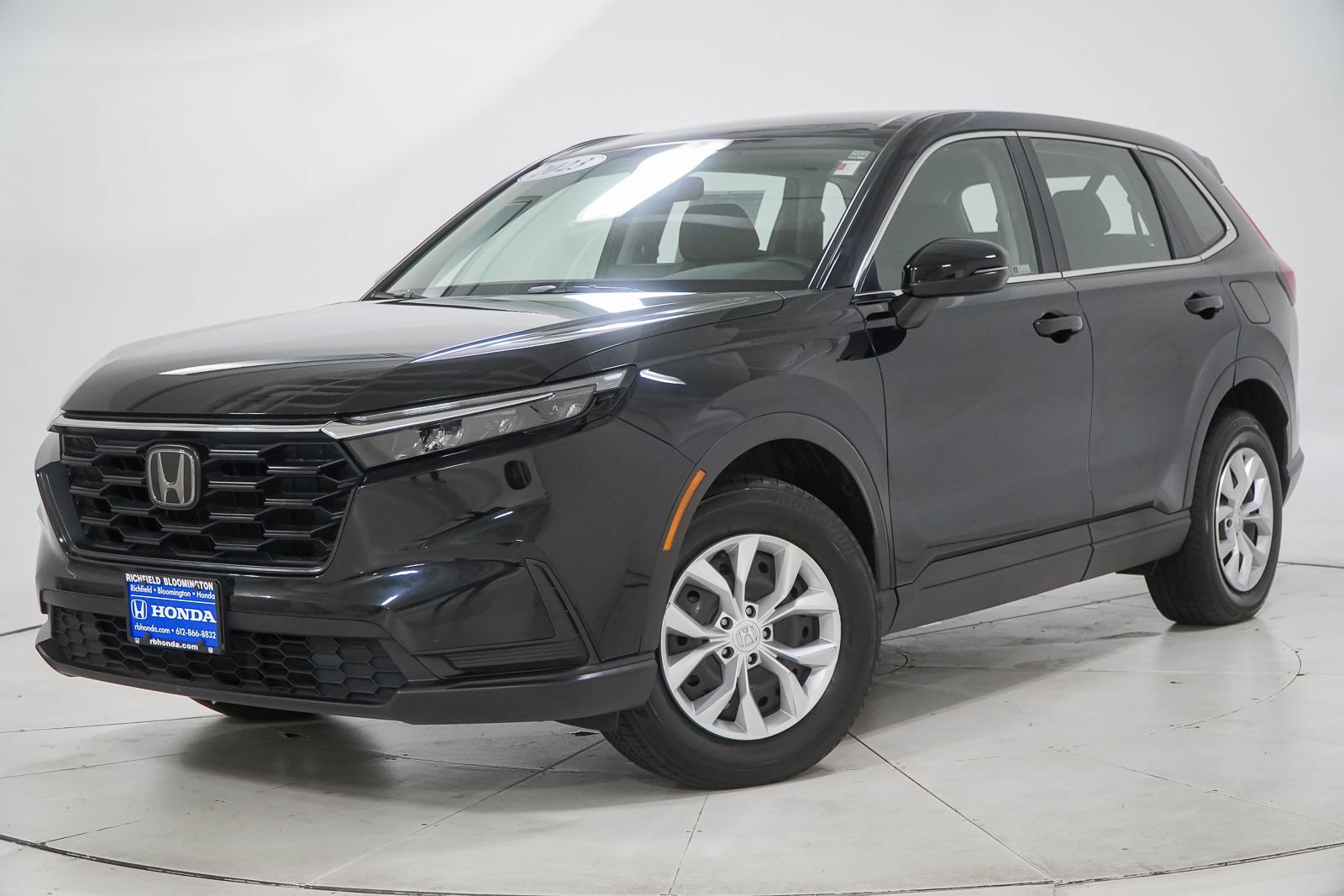 Used 2023 Honda CR-V LX image 1