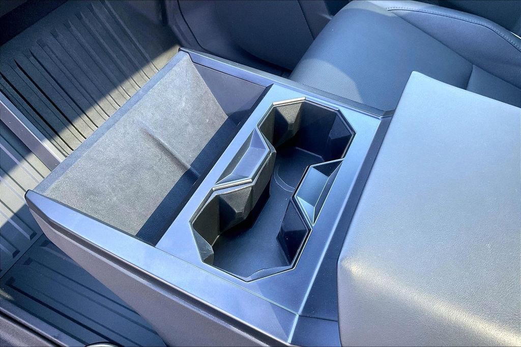 Used 2025 Tesla Cybertruck AWD Crew Cab image 14