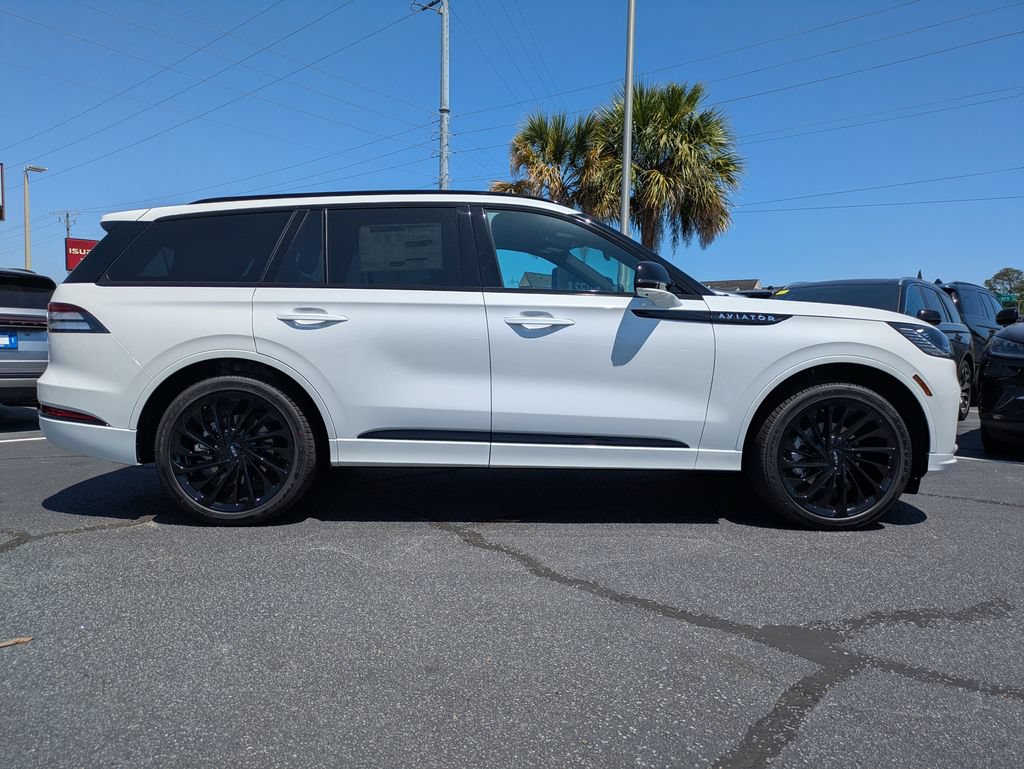 New 2026 Lincoln Aviator Reserve RWD image 3