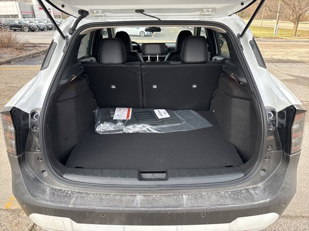 New 2026 Nissan Kicks SR w/ Cold Weather Package image 20