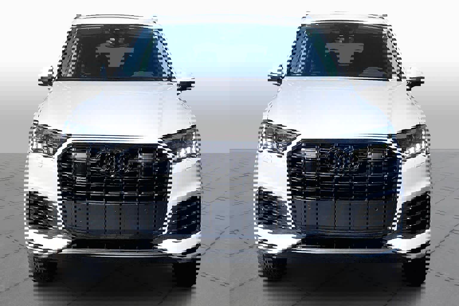 Used 2023 Audi Q7 Premium Plus w/ Premium Plus Package image 3