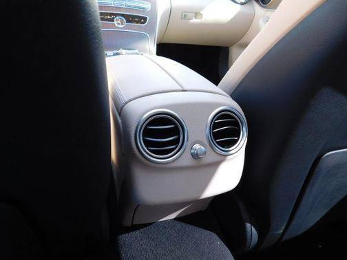 Used 2019 Mercedes-Benz C 300 Sedan image 14