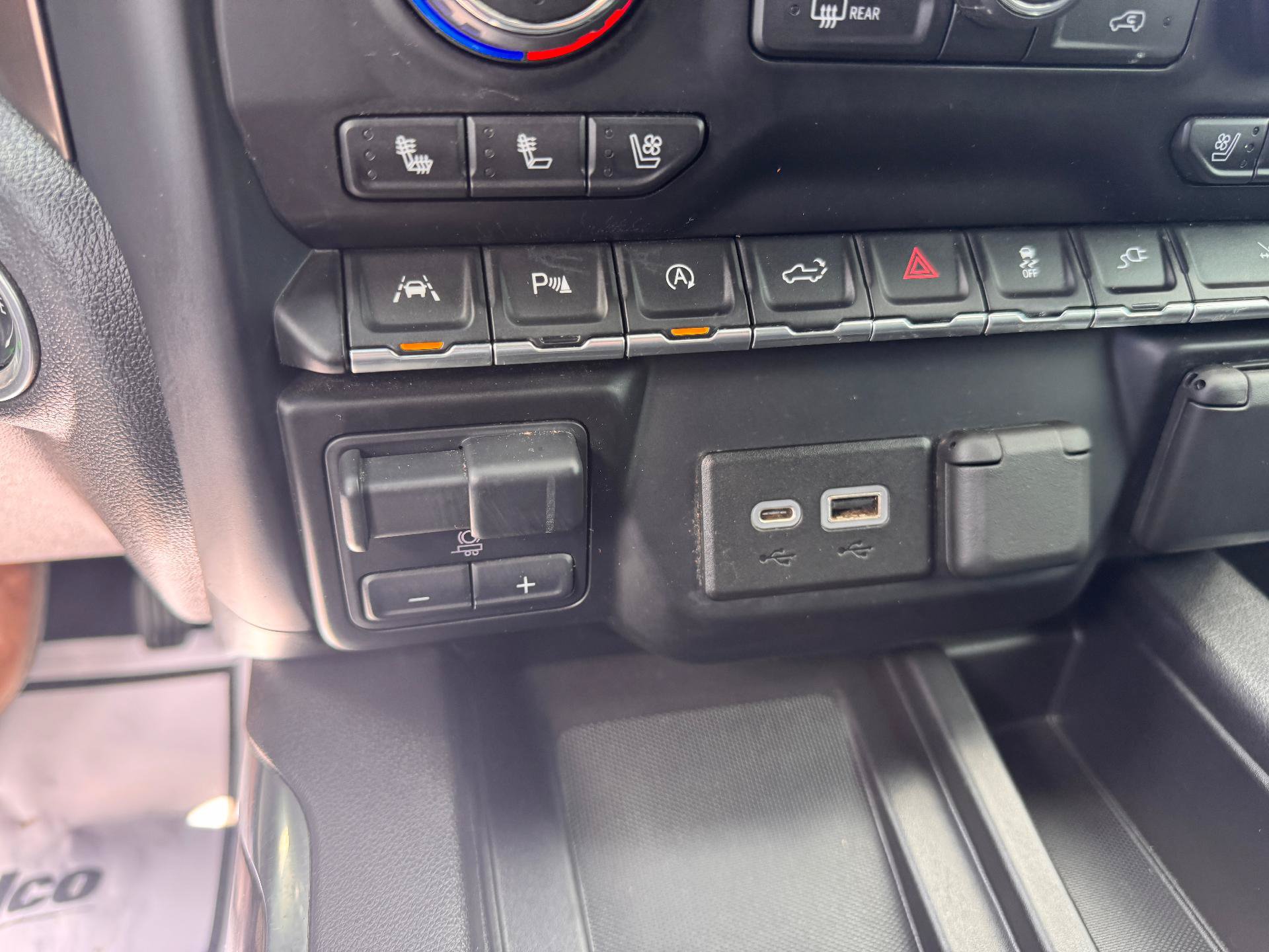 Used 2021 Chevrolet Silverado 1500 High Country w/ Technology Package AWD/4WD image 36