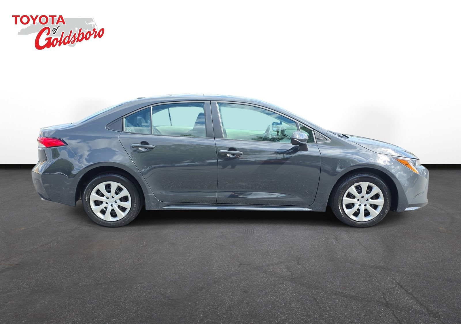 Used 2024 Toyota Corolla LE FWD image 4