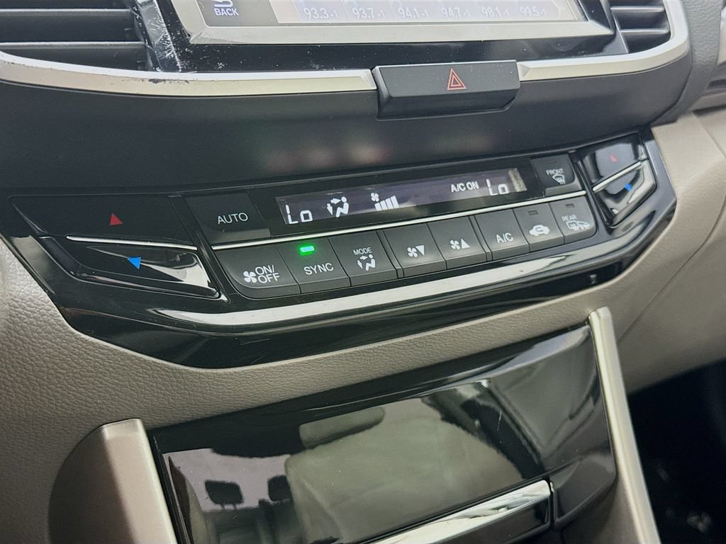Used 2017 Honda Accord EX image 18