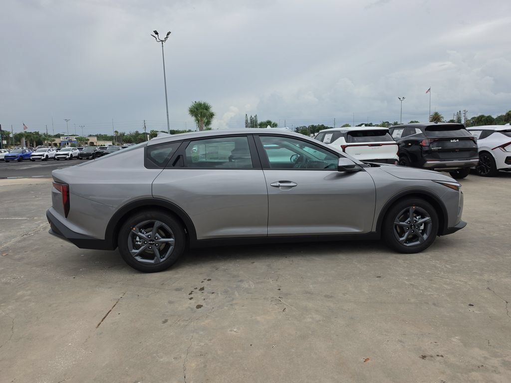 New 2026 Kia K4 FWD image 9