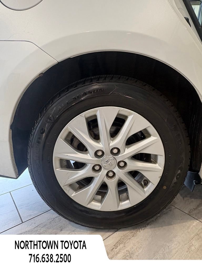 Used 2013 Toyota Prius Prime Plug-In Hybrid FWD image 10