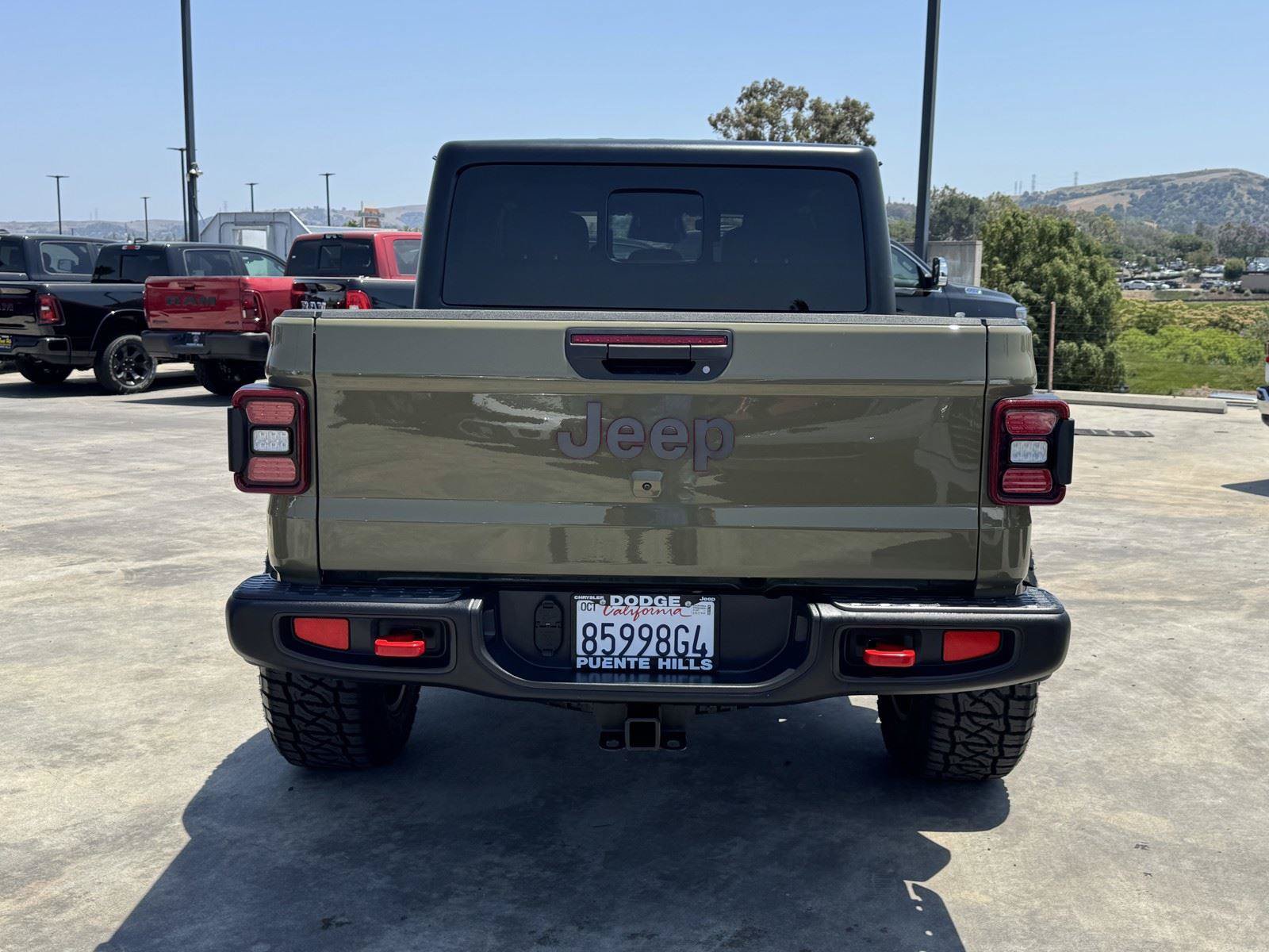 Certified 2026 Jeep Gladiator Rubicon AWD/4WD image 6