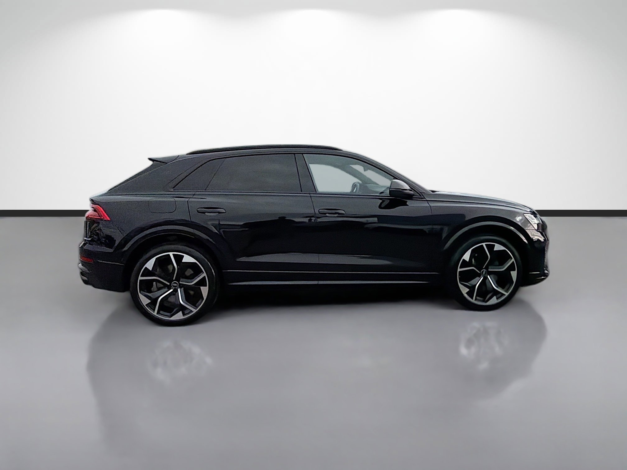 Used 2023 Audi RS Q8 image 3