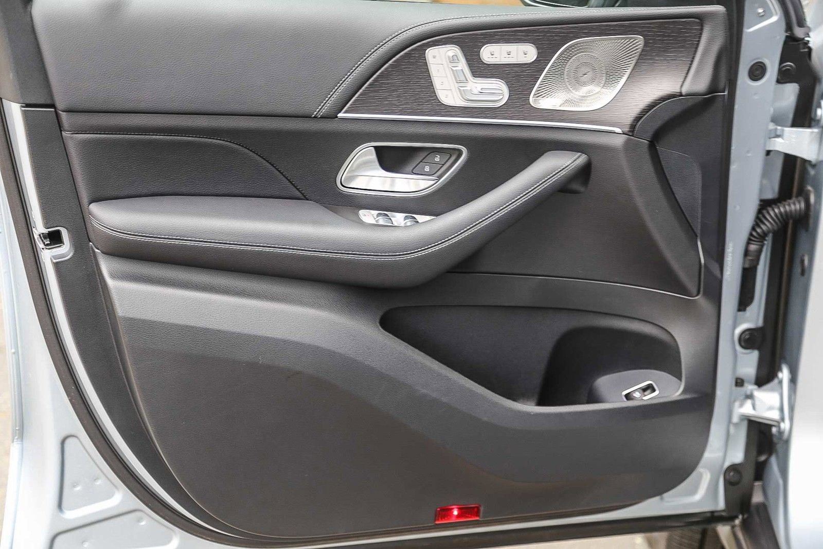 Certified 2025 Mercedes-Benz GLS 450 4MATIC image 19