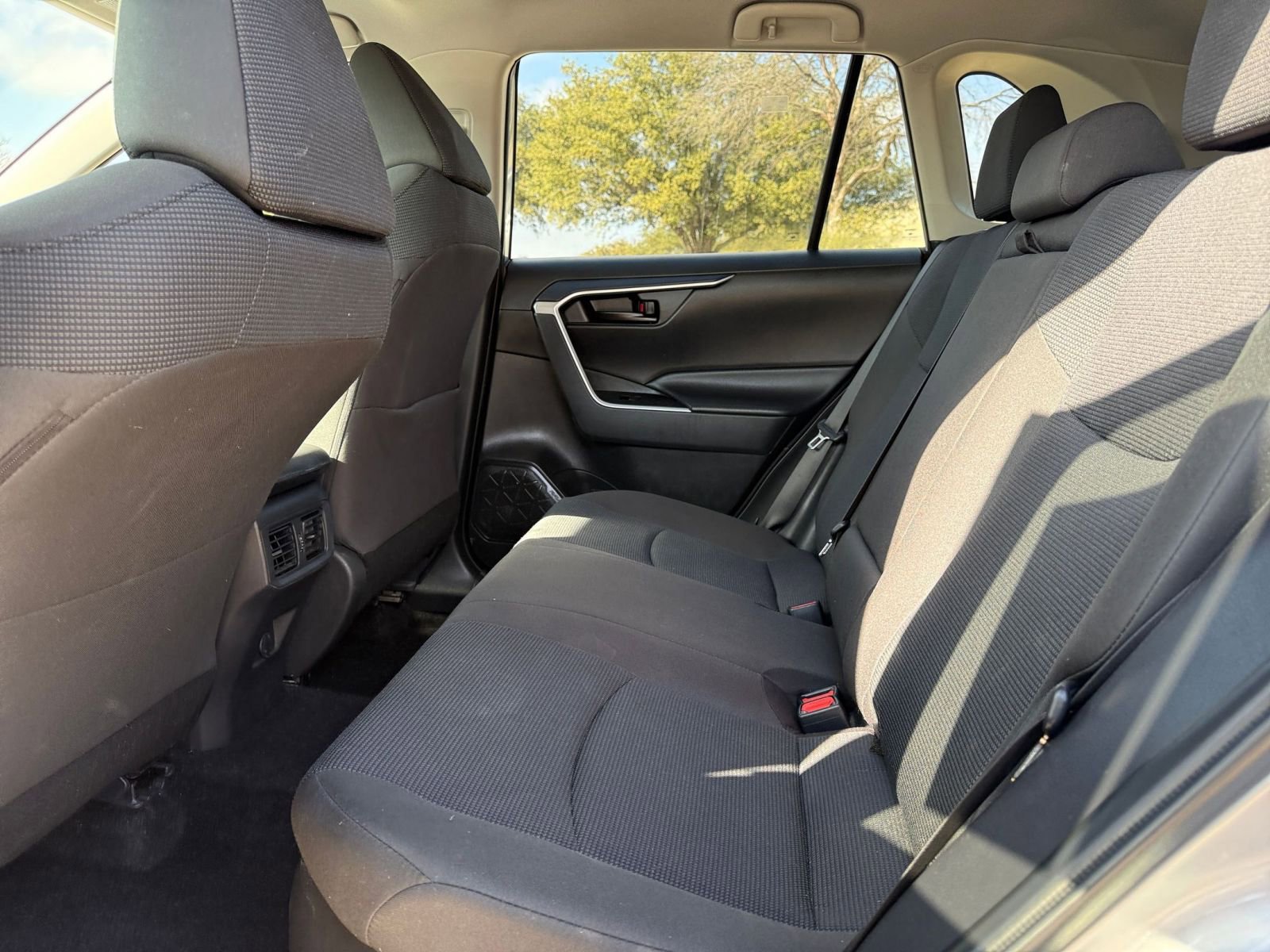 Used 2025 Toyota RAV4 LE image 25