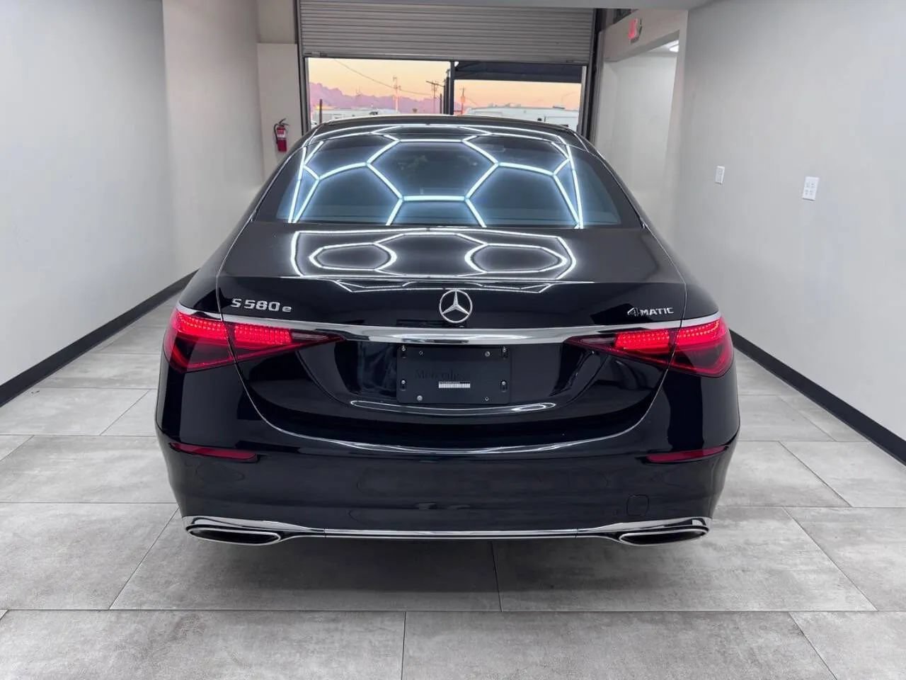 Used 2023 Mercedes-Benz S 580e 4MATIC Sedan w/ Warmth & Comfort Package image 3