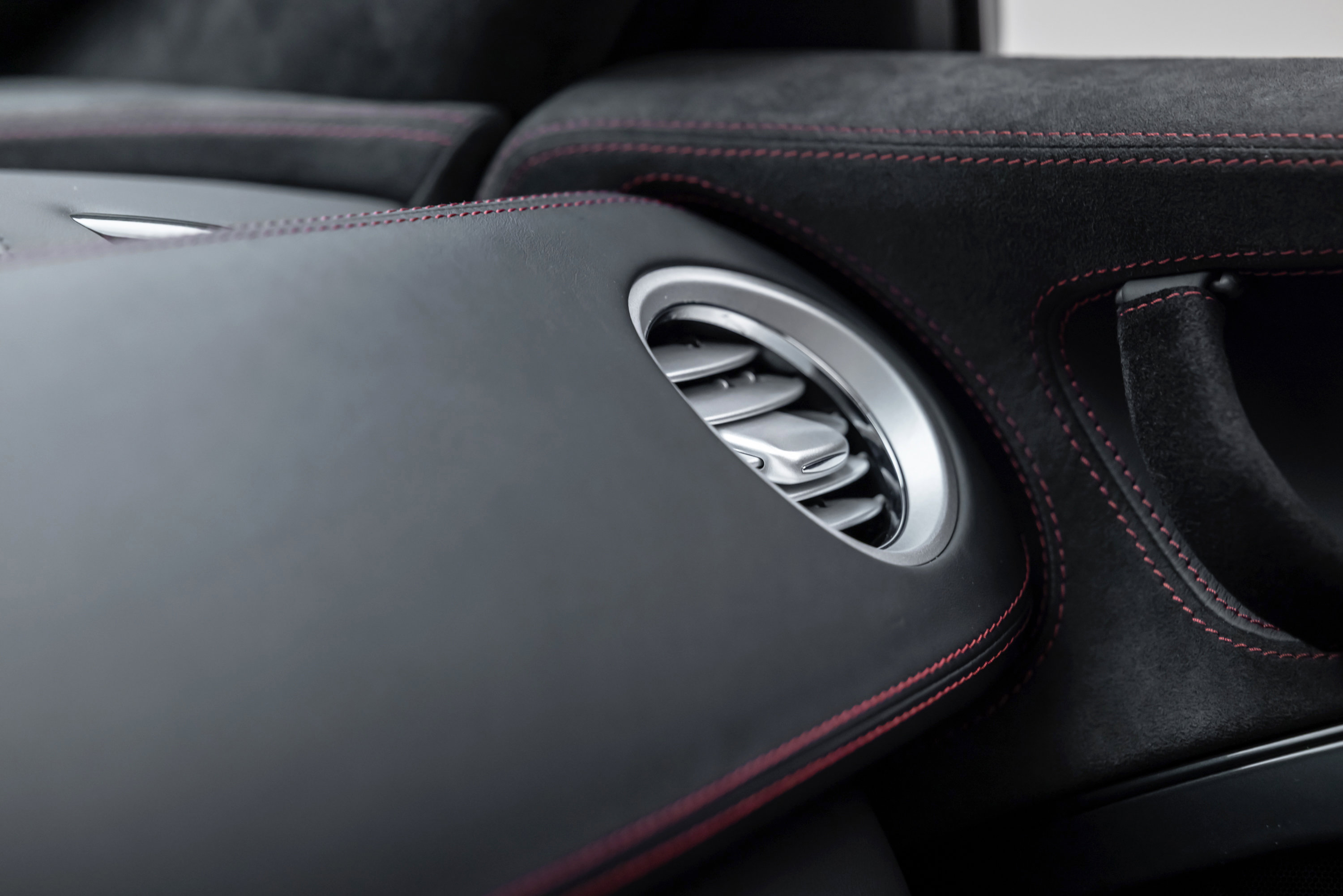 Used 2009 Mercedes-Benz SLR image 29