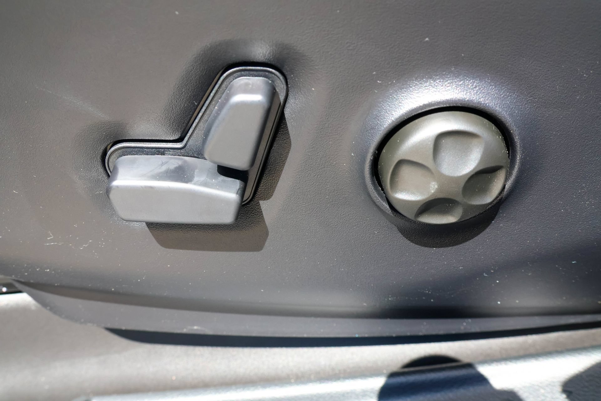 New 2027 Chrysler Pacifica Select FWD image 7