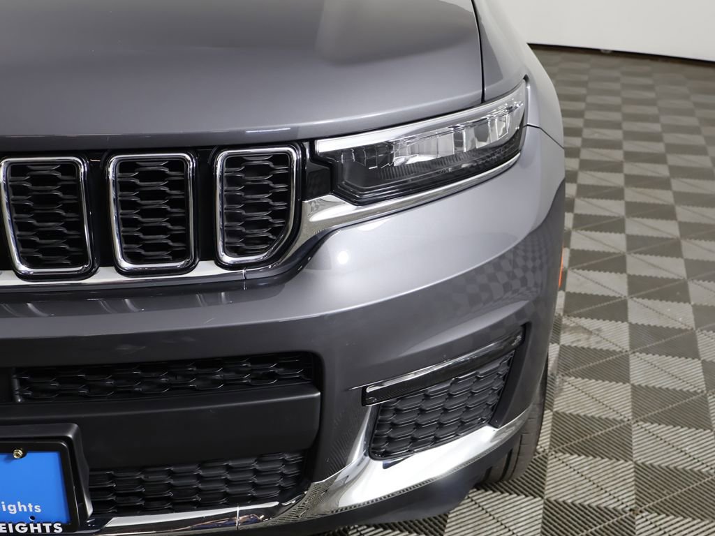 Used 2023 Jeep Grand Cherokee L Limited AWD/4WD image 17