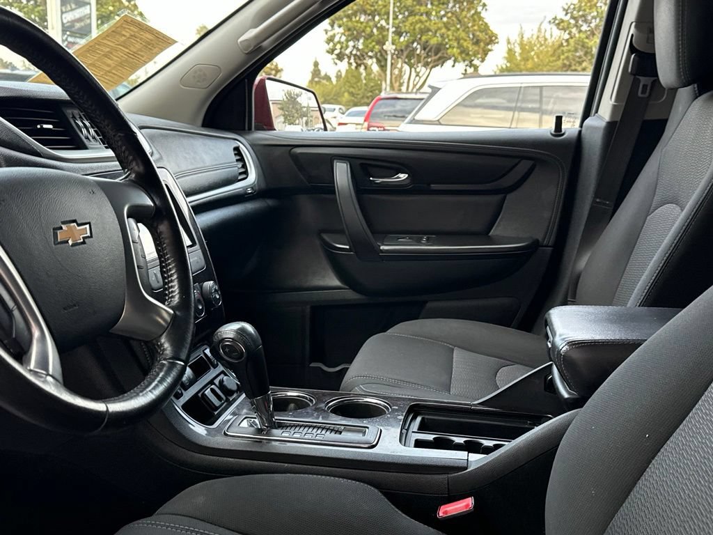 Used 2016 Chevrolet Traverse LT FWD image 12