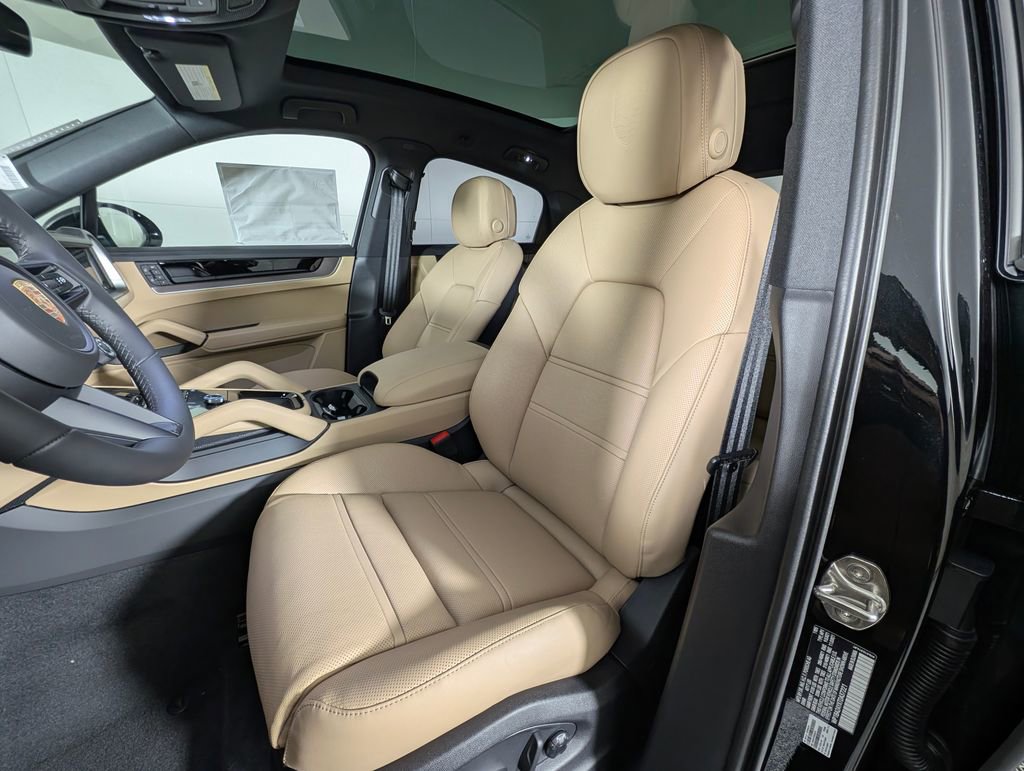 New 2026 Porsche Cayenne Coupe image 6