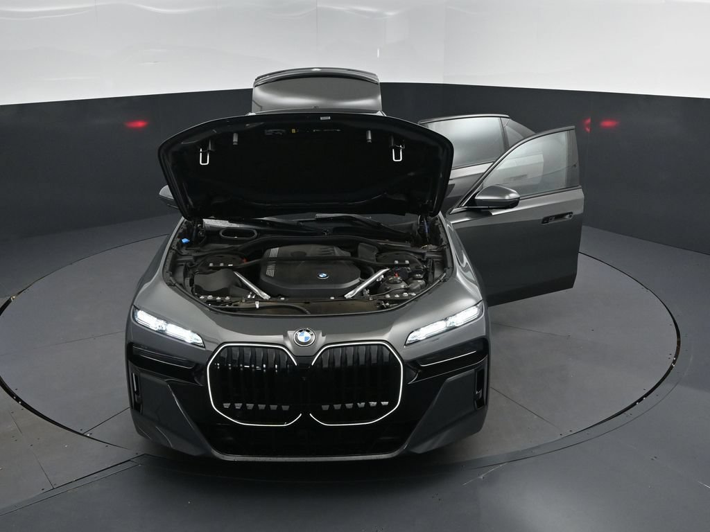 Certified 2026 BMW 740i w/ Executive Package RWD image 52