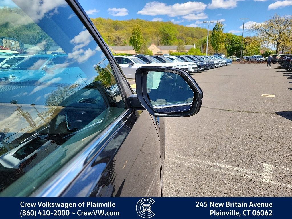 Used 2024 Volkswagen Atlas SE AWD/4WD image 35