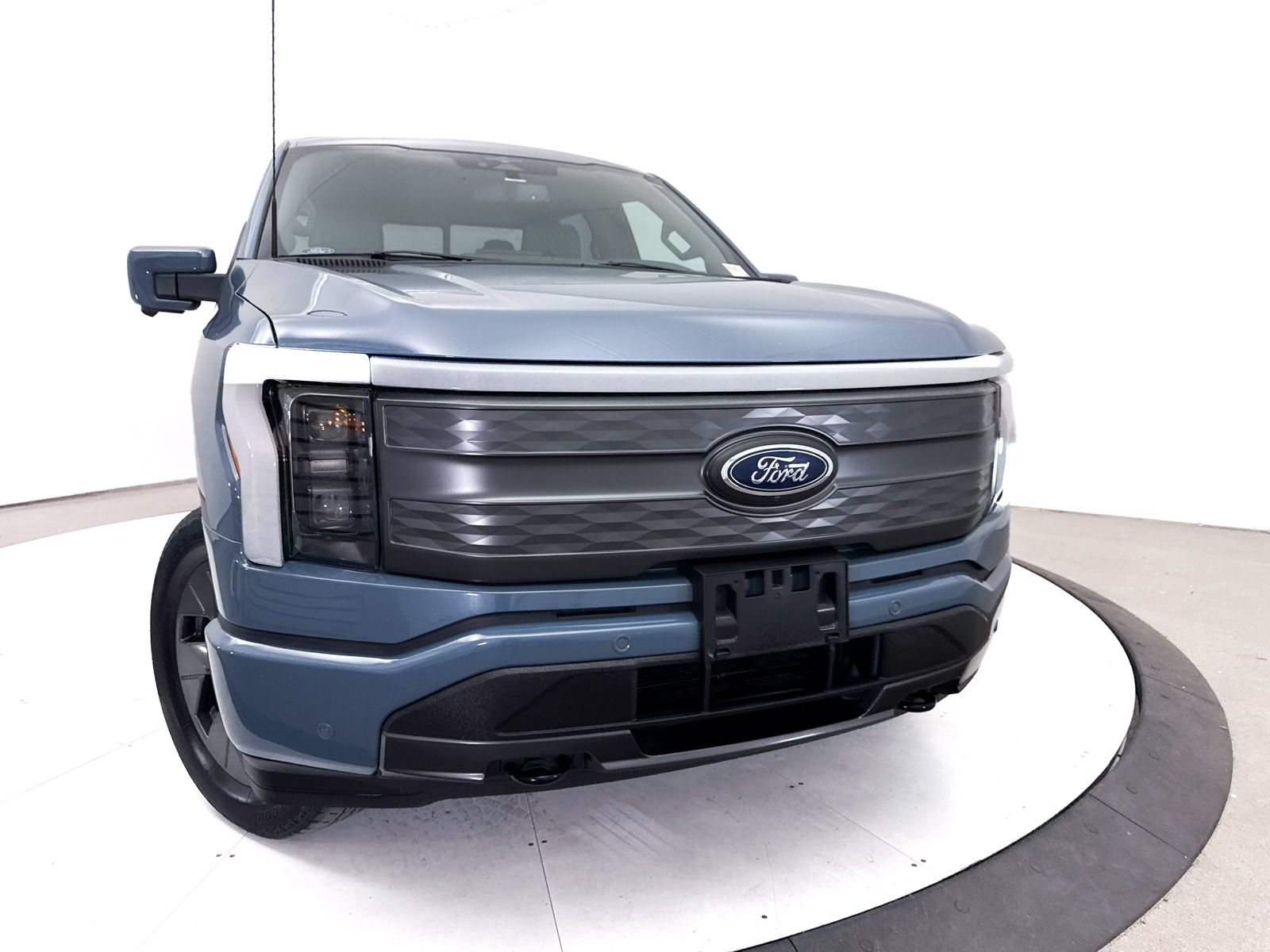 Used 2023 Ford F150 Lightning Lariat AWD/4WD image 7