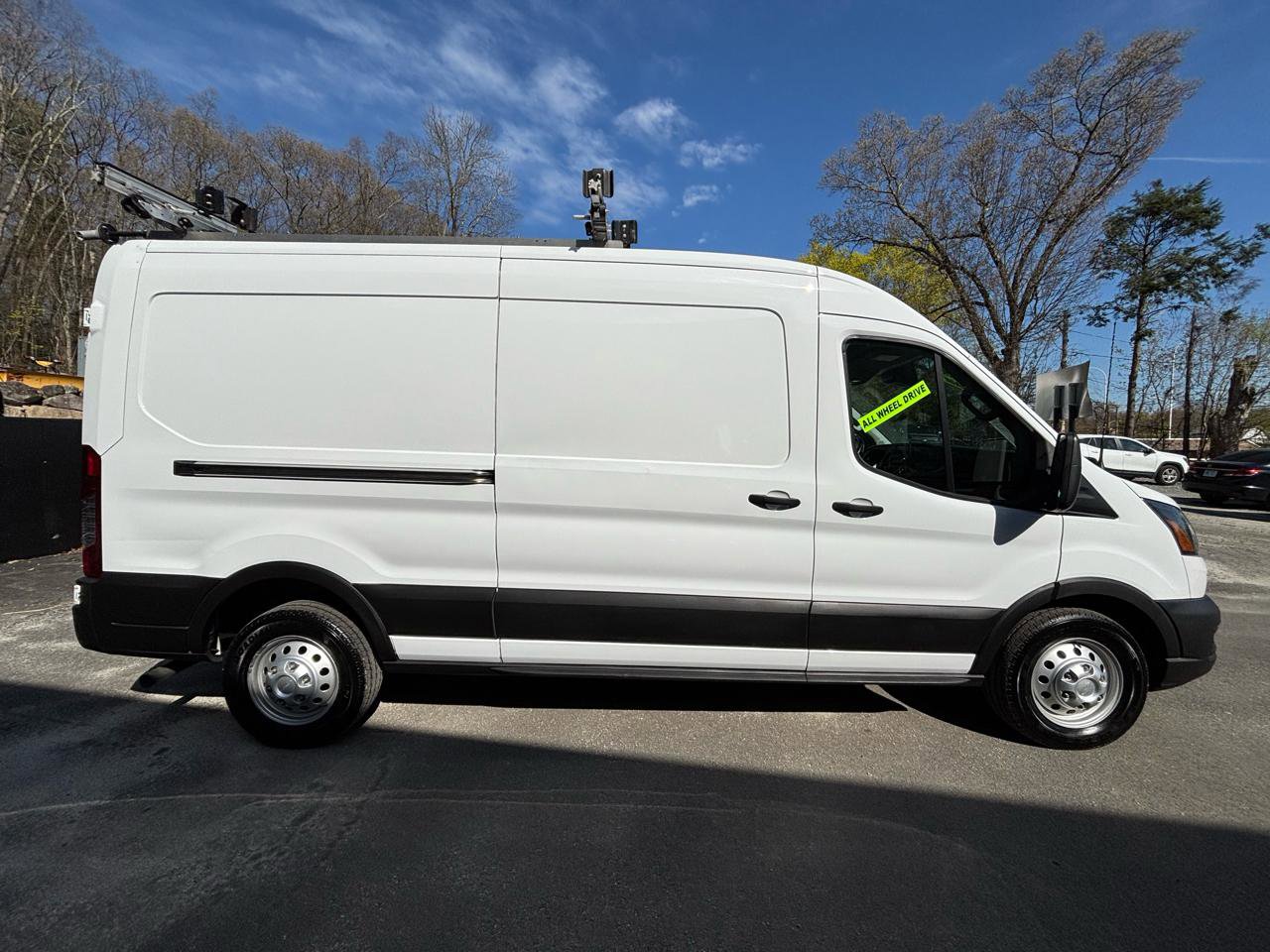 Used 2022 Ford Transit 250 Medium Roof AWD image 9