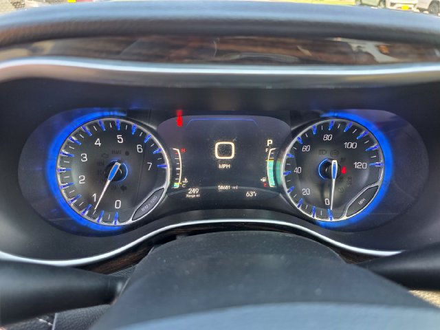 Used 2024 Chrysler Pacifica Limited FWD image 19