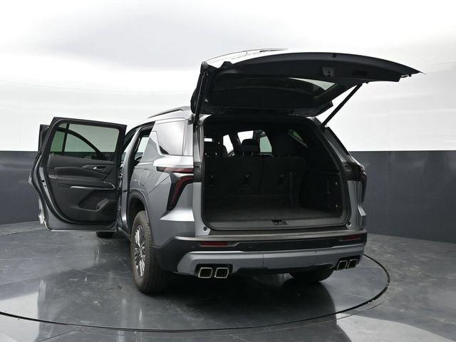 Used 2024 Chevrolet Traverse LT FWD image 43