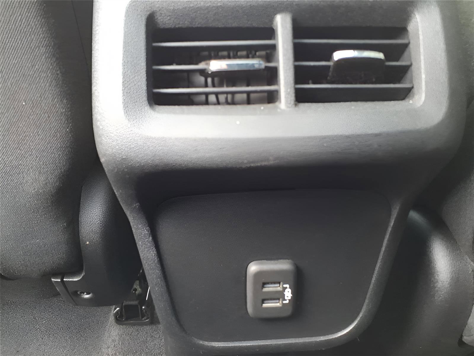 Used 2020 Chevrolet Equinox LT image 14