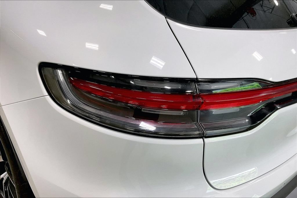 Used 2023 Porsche Macan AWD/4WD image 23