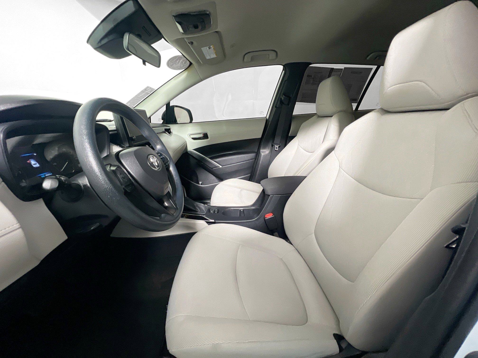 Used 2024 Toyota Corolla Cross L FWD image 14