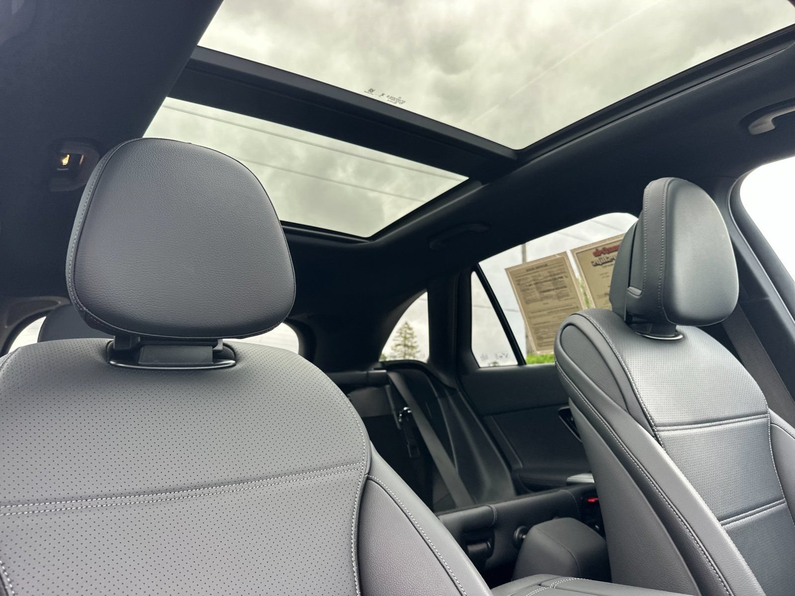 Certified 2026 Mercedes-Benz GLC 300 4MATIC image 17